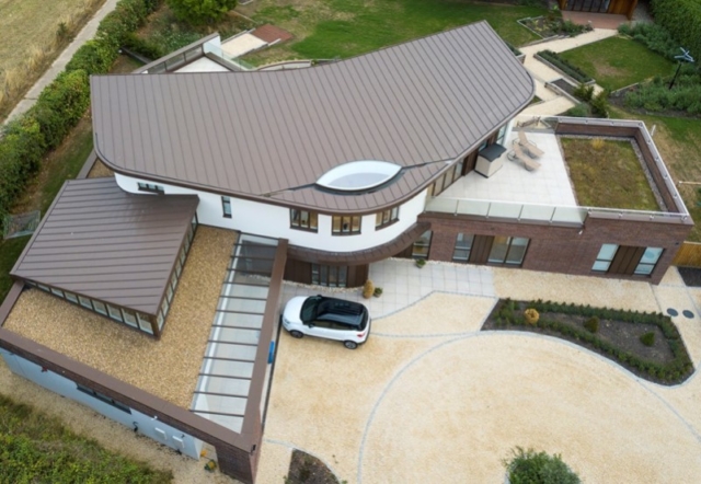 A residential property in VMZinc. Colours can be varied. A residential roof in zinc